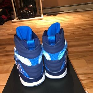 Size 7 Jordan 8s